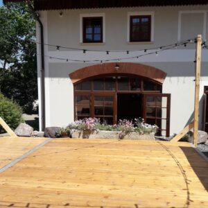 Podłoga drewniana - parkiet z słupem
